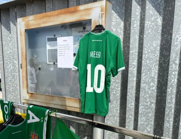 每体：科尔内利亚开售梅西周边产品，梅西10号球衣40欧元