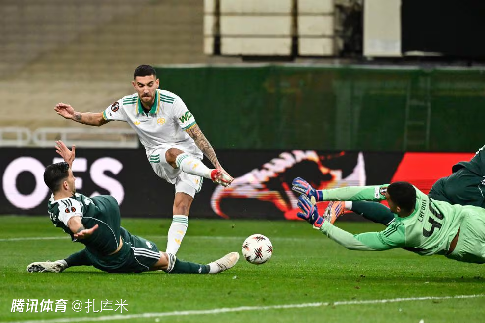 欧联杯-曼奇尼染红、齐奥尔科夫斯基扳平，十人罗马1-1帕纳辛纳科斯惊险直通