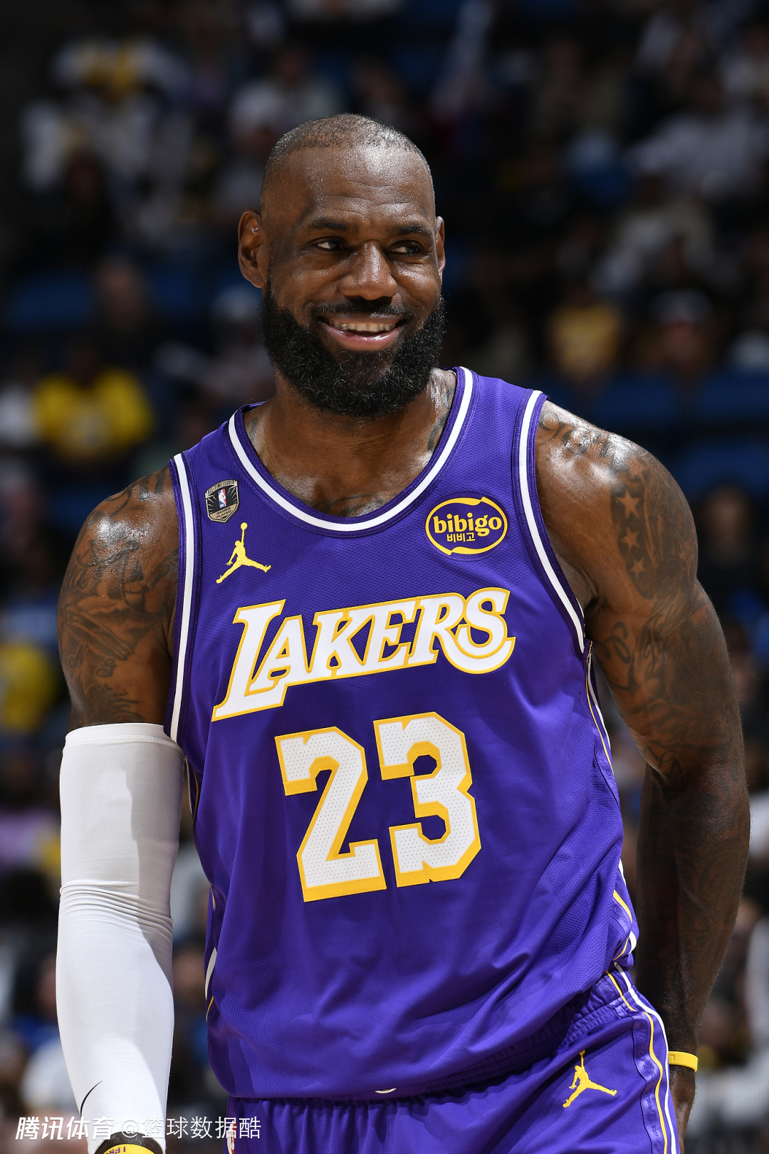 22胜6负！湖人拼到关键时刻真无解 老詹：我们很冷静根本无压力