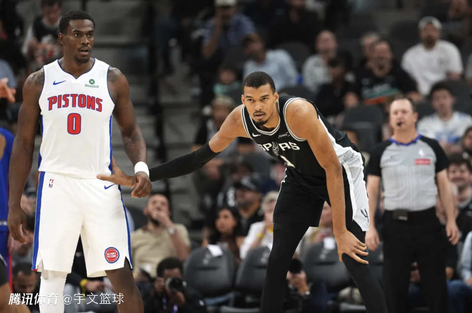 文班亚马率马刺双杀活塞！38+16+5帽秀精彩暴扣 状元对决完胜坎宁安