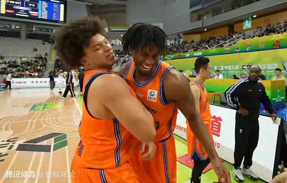 碾压内线！怀特塞德14+11+2帽 多次献暴扣邱彪脸露绝望表情