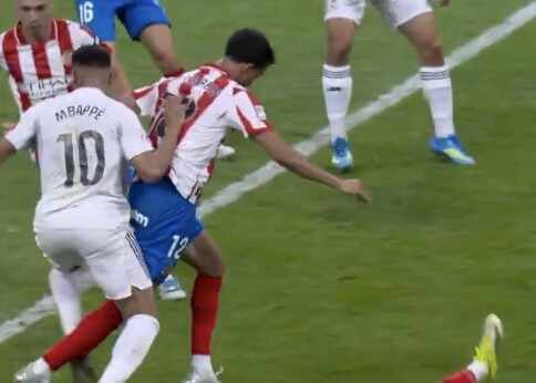 CTA：姆巴佩被肘击可以判点，但VAR不介入是正确的