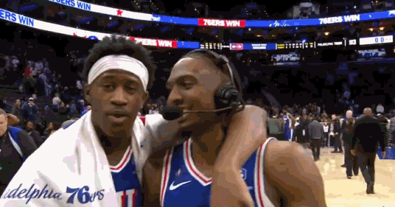 没有矛盾！马克西埃奇库姆赛后互开玩笑：别再跟我说话 赶紧滚回更衣室