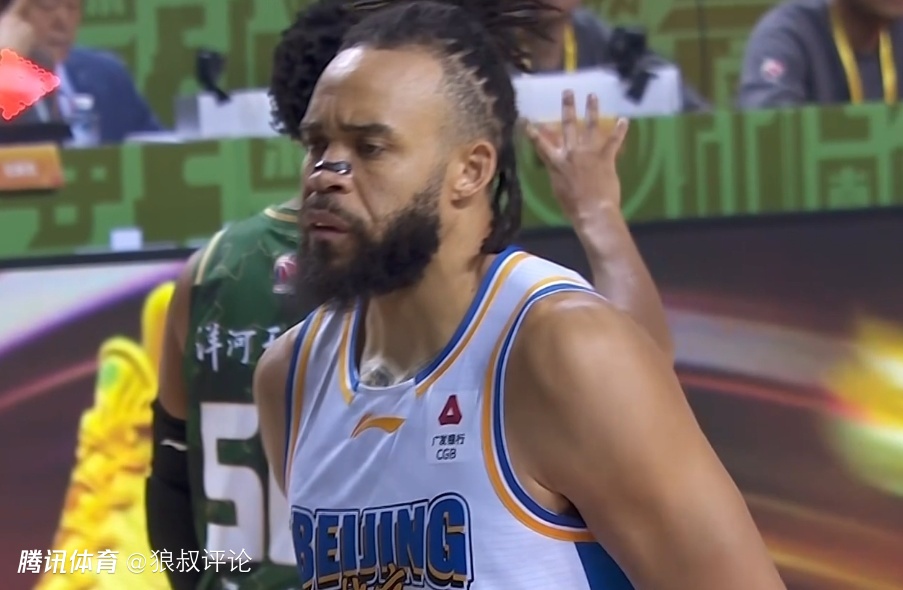 单节5失误创CBA生涯新高！麦基9罚5中惹争议 末节遭DNP
