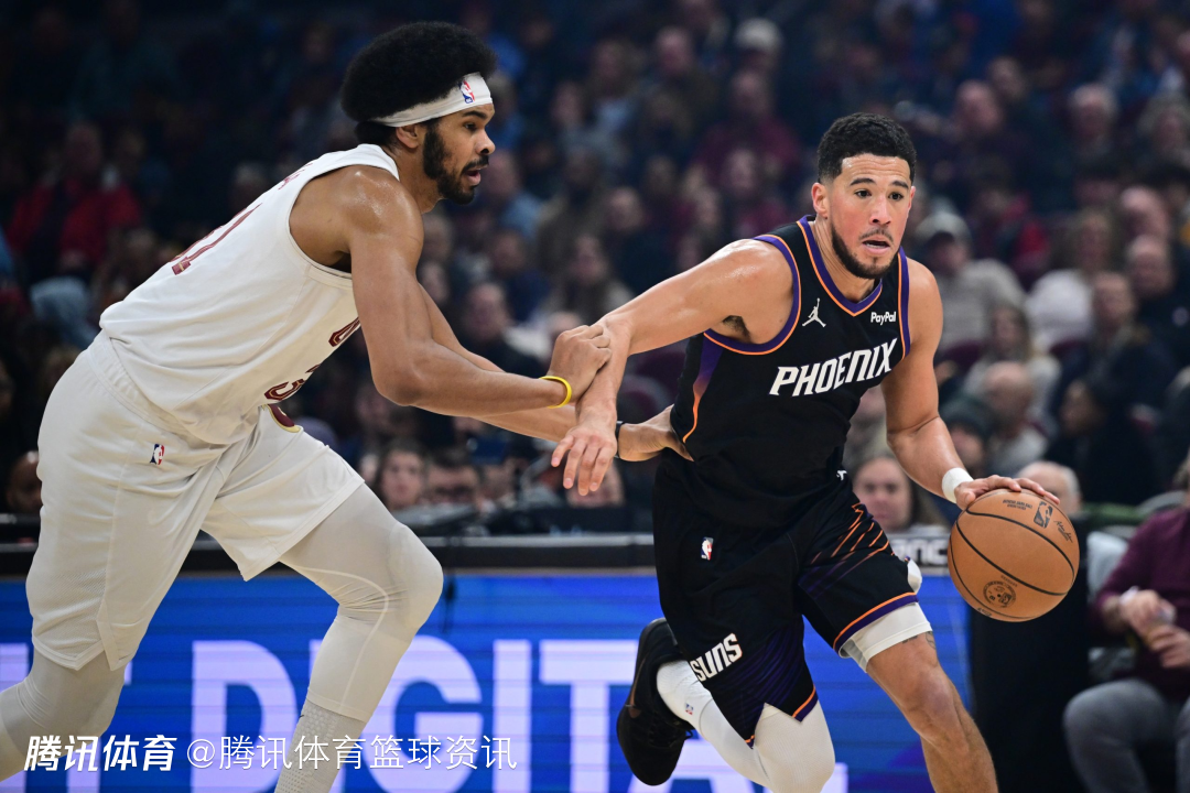 布克：首节挖坑太大难填平 我只能适应目前的判罚尺度坚持打下去