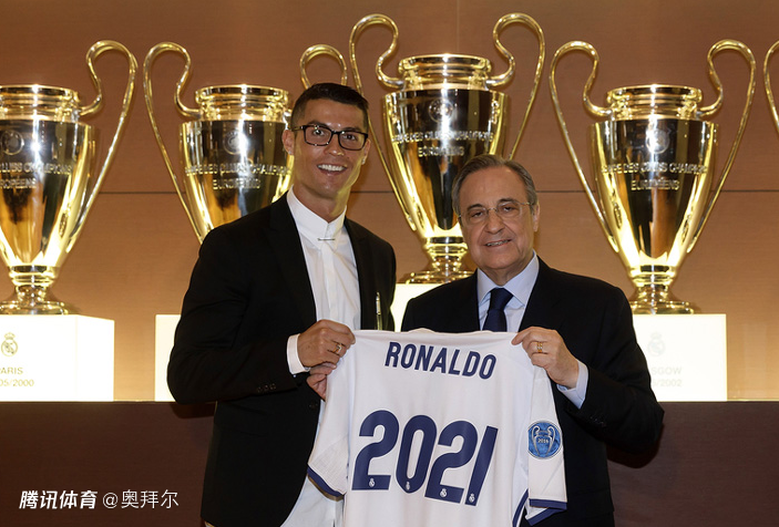 一意孤行的C罗！8年复刻同一剧本，不满皇马炮轰曼联，已5年0冠