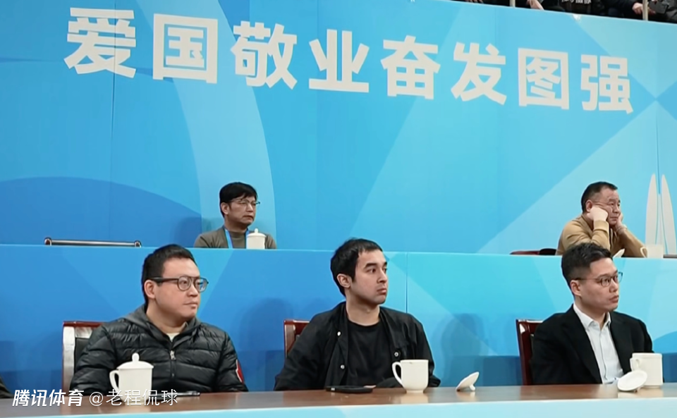 阿尔斯兰现身宁波男篮主场看台 两年前为何巅峰退出至今是谜