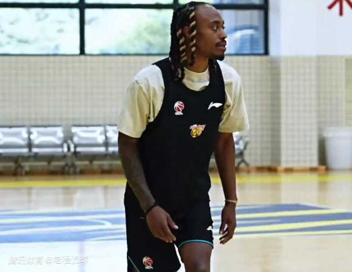 广东外援麦考尔三分命中率40% 杜锋下一场该用他填缺？