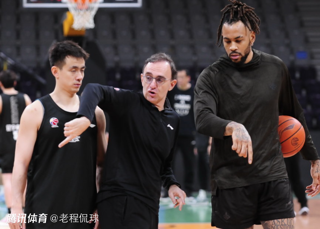 辽篮外教也学会人情世故？称赞李晓旭：我见过最优秀的大前锋