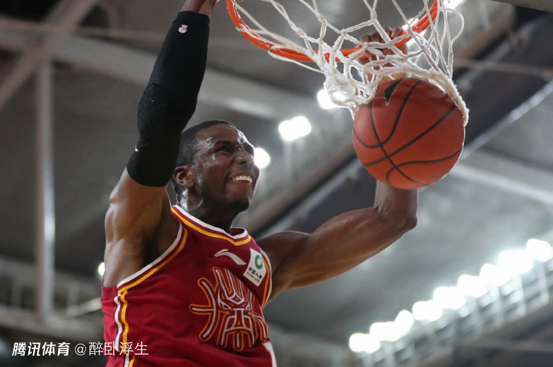 青岛险胜双杀山西：韦瑟斯庞35+6+6 吕俊虎19+10盖伊30分