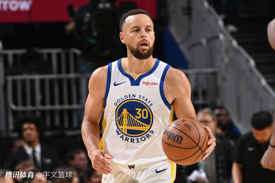 库里替补复出丢绝杀！26分钟29+5三分燃尽 单挑戏耍杜兰特抖肩庆祝