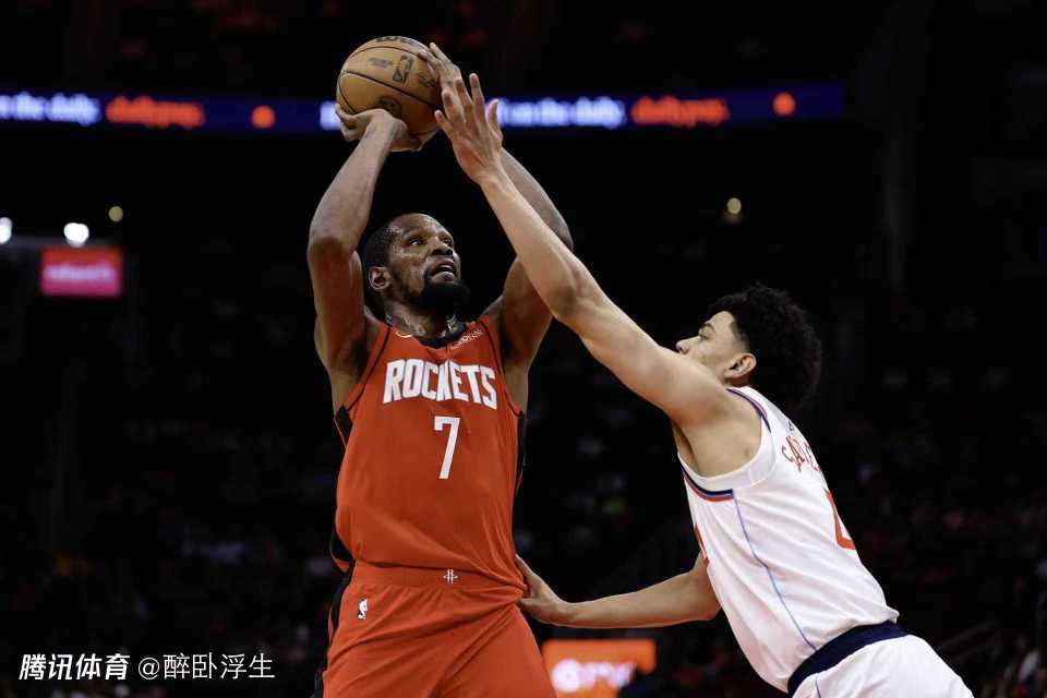 火箭险胜快船升西部第三：杜兰特26分迎里程碑 小卡连32场20+
