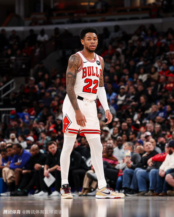 伤病潮来袭！西蒙斯因左手腕受伤本场比赛不会回归 公牛目前有多名伤兵