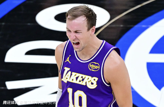 肯纳德谈绝杀：勒布朗吸引双人防守 斯马特送出漂亮传球我顺利投进