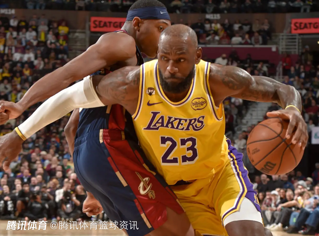 60000分钟里程碑！詹姆斯又成历史第一人 第四节崴脚仍坚持作战