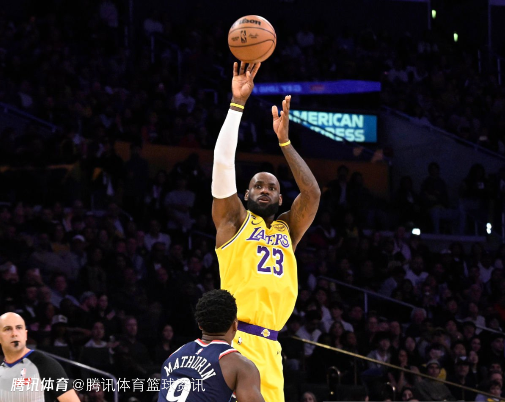 詹姆斯：带病出战就是竭尽所能帮助球队 我一直都很自律