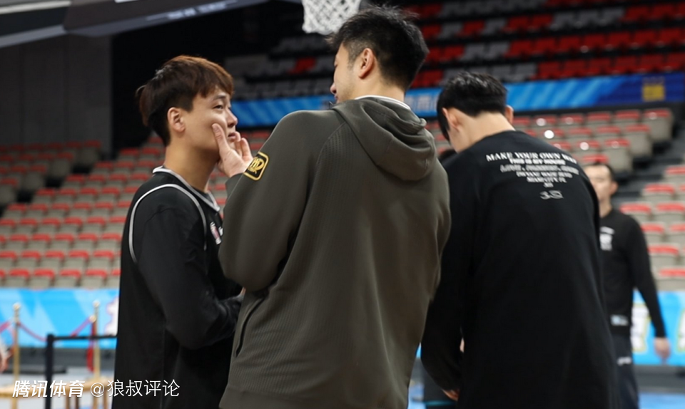 CBA京城德比前瞻：赵睿曾凡博沈梓捷赛前踩场引关注 张庆鹏能否爆冷