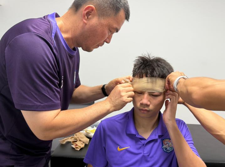 米特里策曾肘击杨帆导致缝4针，足协认定严重犯规+漏判红牌