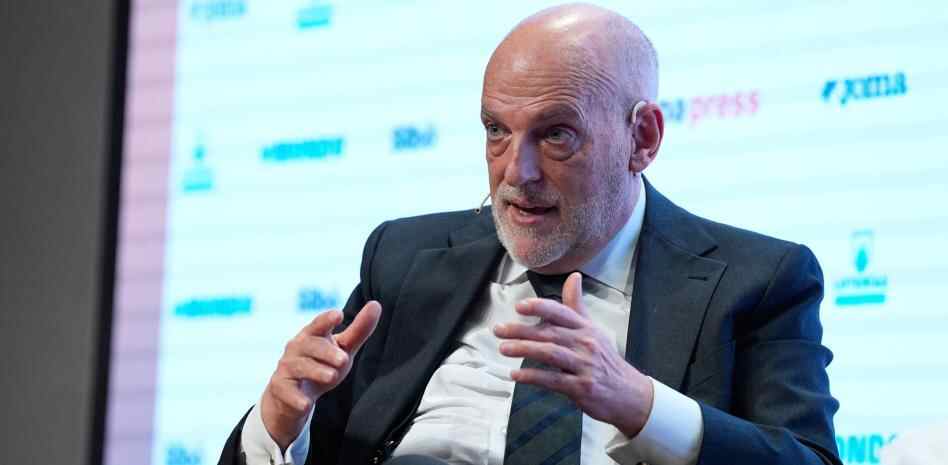 特瓦斯回击阿韦洛亚：就会窝里坑批评西甲裁判，到欧冠不吱声