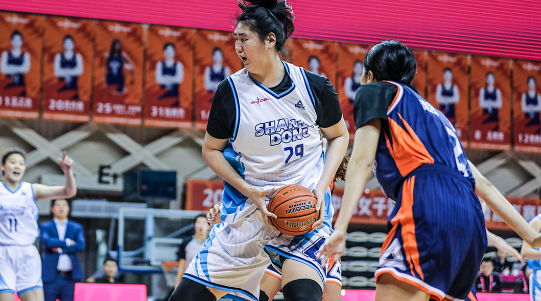 WCBA：1/4决赛鏖战！山东赤水河酒力克新疆 帕克31+9+4+3统治内线