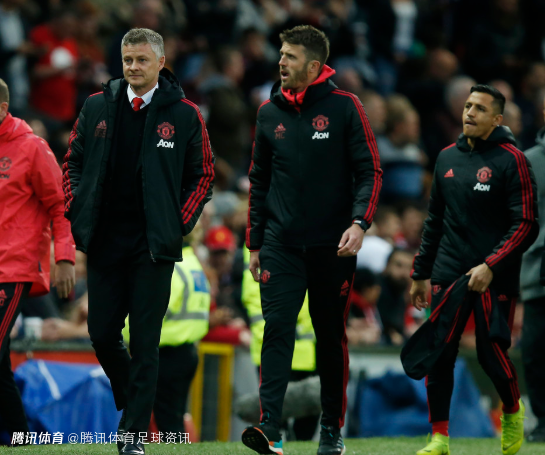 卫报：曼联临时主帅竞争激烈 索帅仍略微领先 卡里克或出任助教