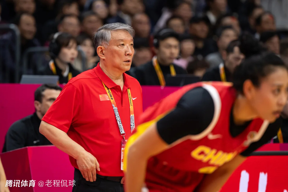 韩旭谈女篮主帅宫鲁鸣：以前感觉很凶 现在觉得他很爱我们
