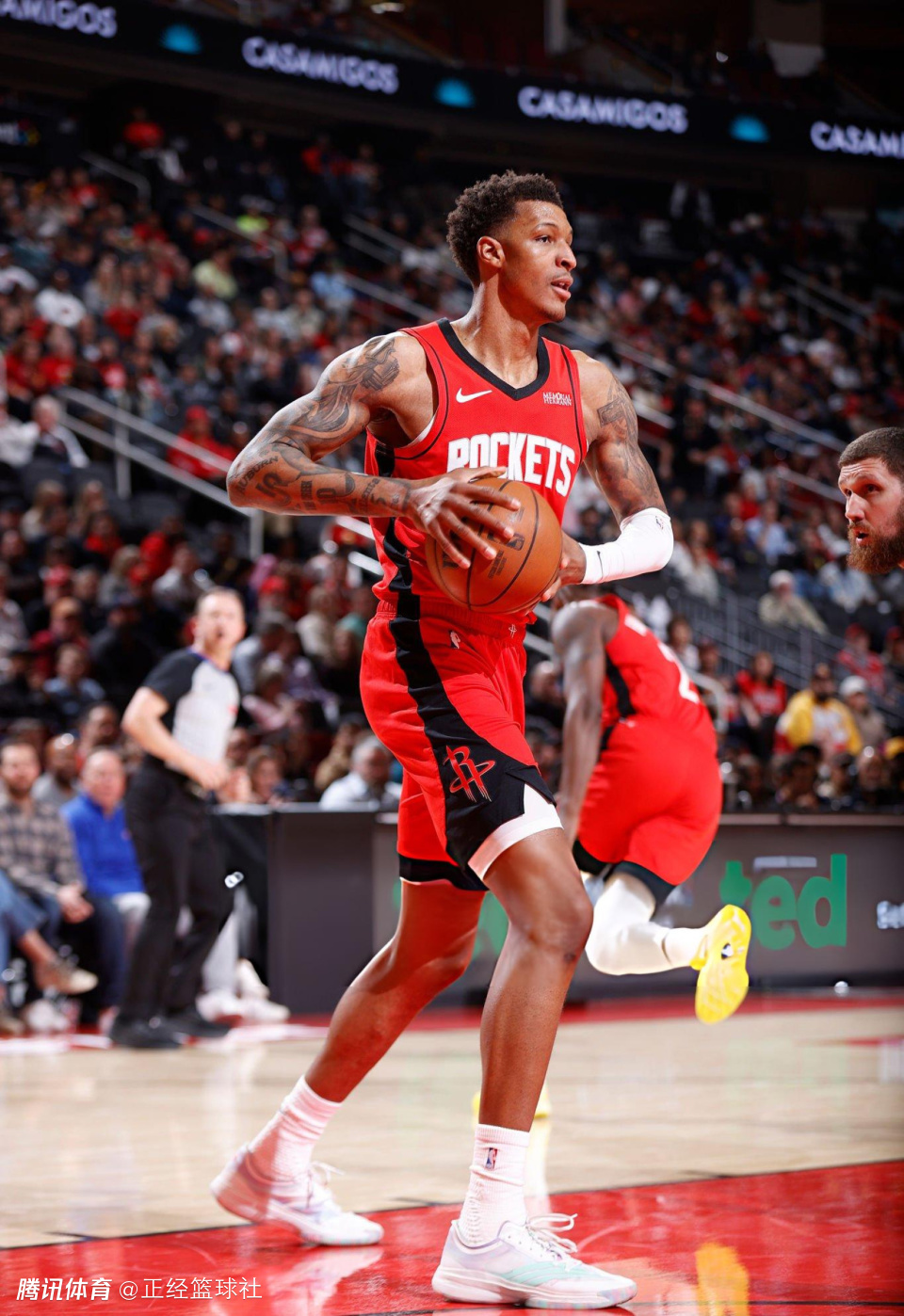 小史密斯爆发轰31分9板3断3帽！狂飙6记三分 正负值+28火箭最高