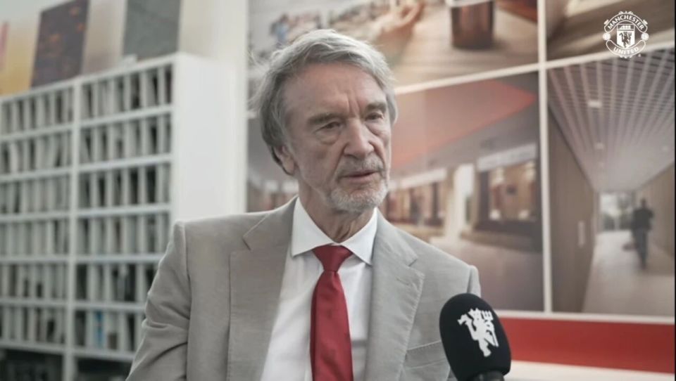 拉爵夏窗砸2亿补强曼联中场！多打一人仍被纽卡完爆，软肋暴露无遗