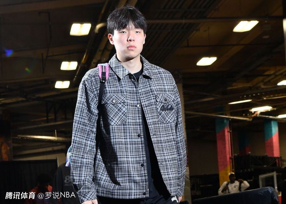 美媒：杨瀚森被现实浇了一盆冷水 面临白白浪费新秀赛季风险