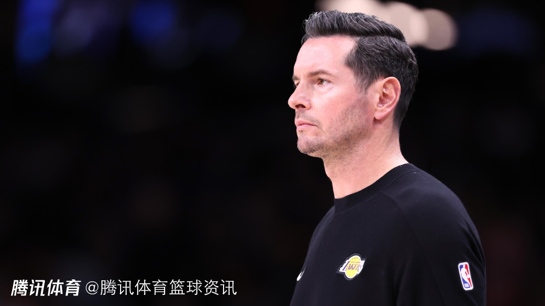 雷迪克：上场比赛我布置了12次暂停后战术 有8次以失败告终