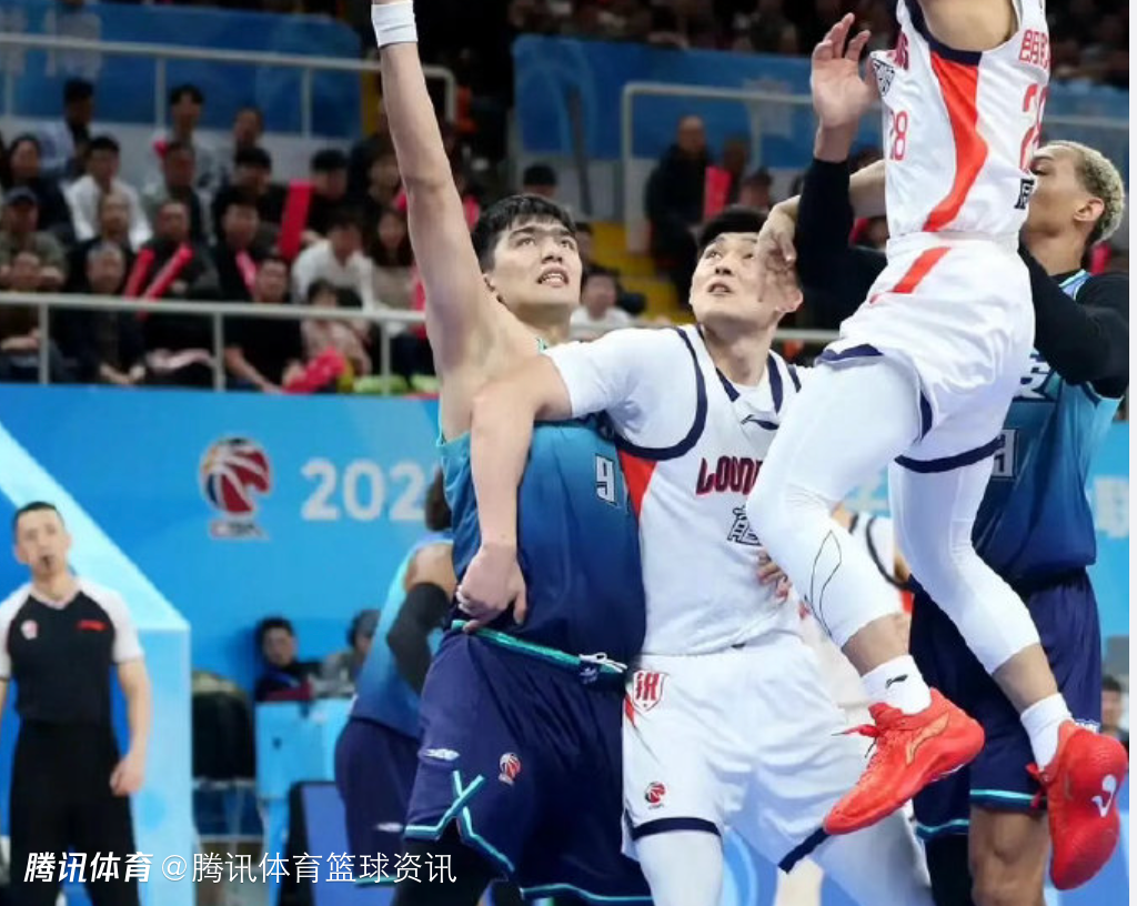 CBA官方：李祥波因言语不当停赛4场罚款10万 鲁吐布拉停赛1场罚款5万