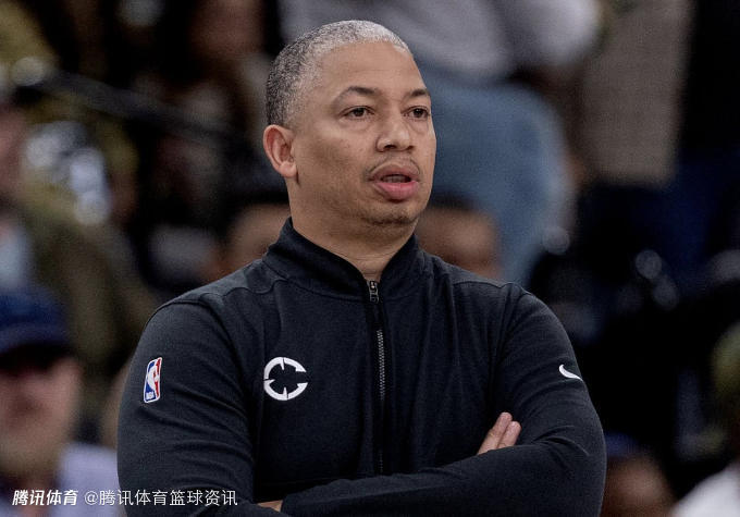 卢：不会纠结小卡和加兰出场时间受限 我只负责执教比赛