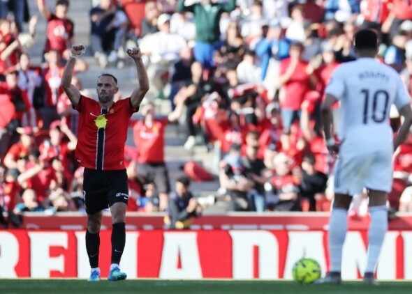 穆里奇：绝杀皇马释放了很大压力，希望球队能继续留在西甲