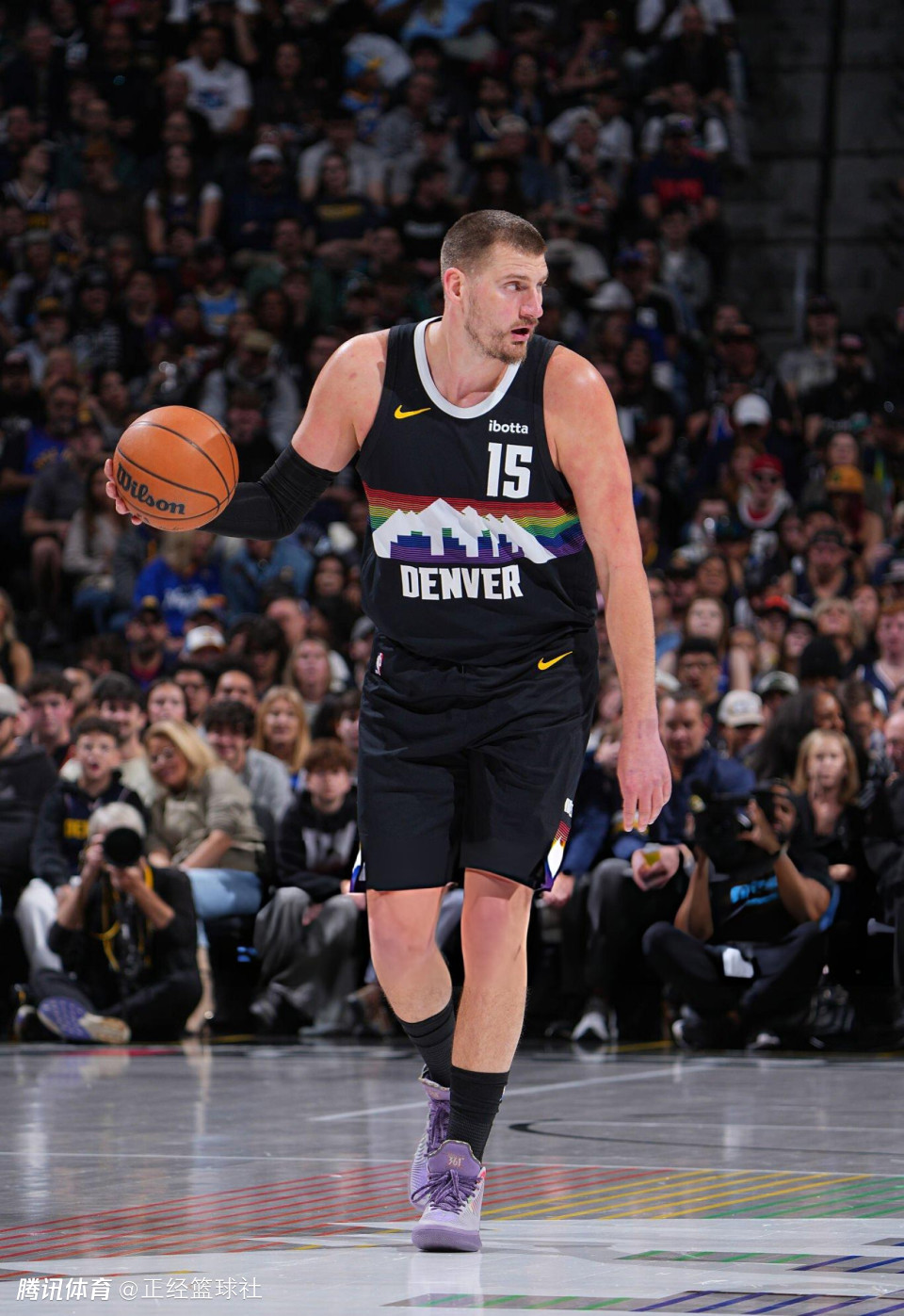 约基奇40分8板13助3帽0失误！加时连续单吃文班 屡遭侵犯带队8连胜