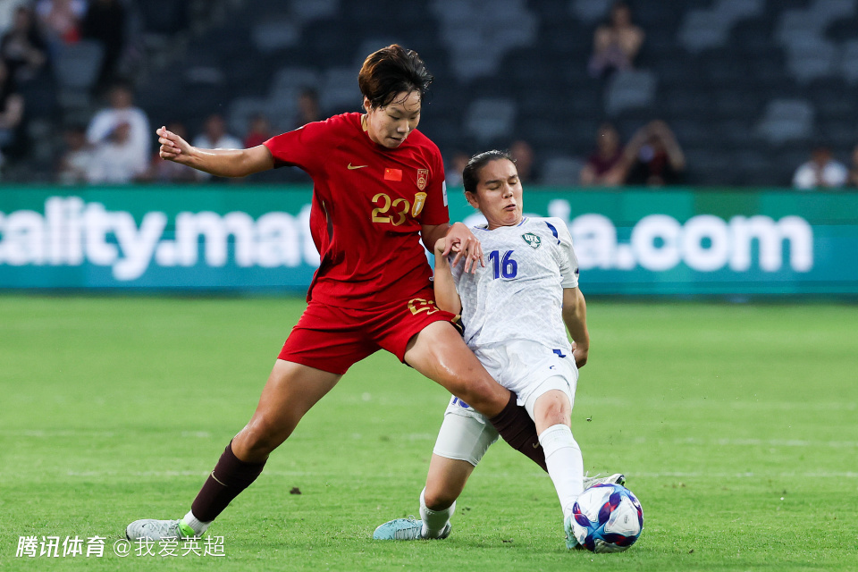 太糙了？23岁女足中锋6分钟内4次失良机！名记失望，球迷：想念王珊珊