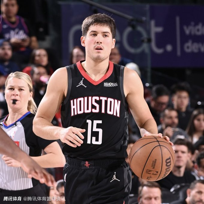 太懂球！火箭助教盛赞谢泼德：他已完美通过联盟老油条的考验