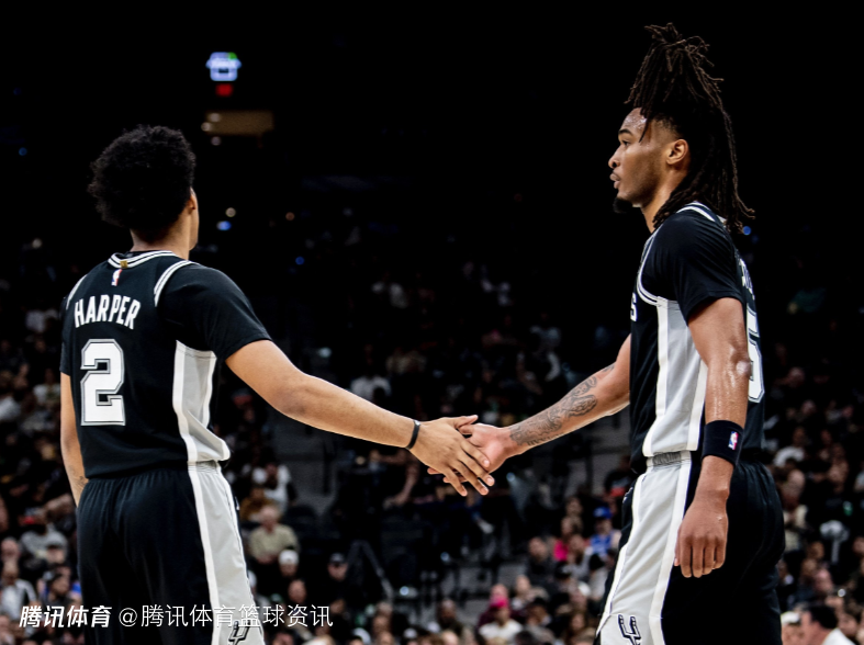 马刺本赛季首次领先20分输球 卡斯尔1数据成NBA历史第4年轻