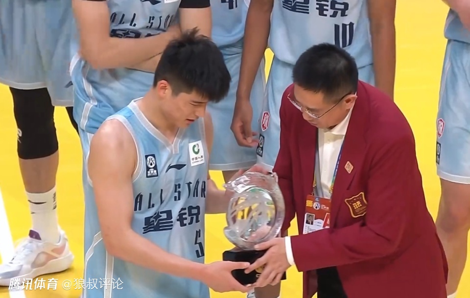 实至名归！陈家政三分6中4得到26+6+4荣膺星锐赛MVP