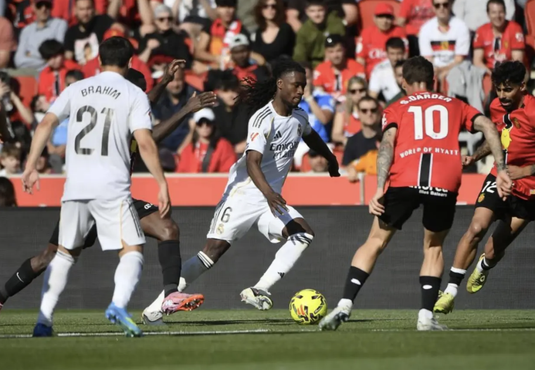 马卡报：大巴黎无意卡马文加，球员正考虑留在皇马还是去英超