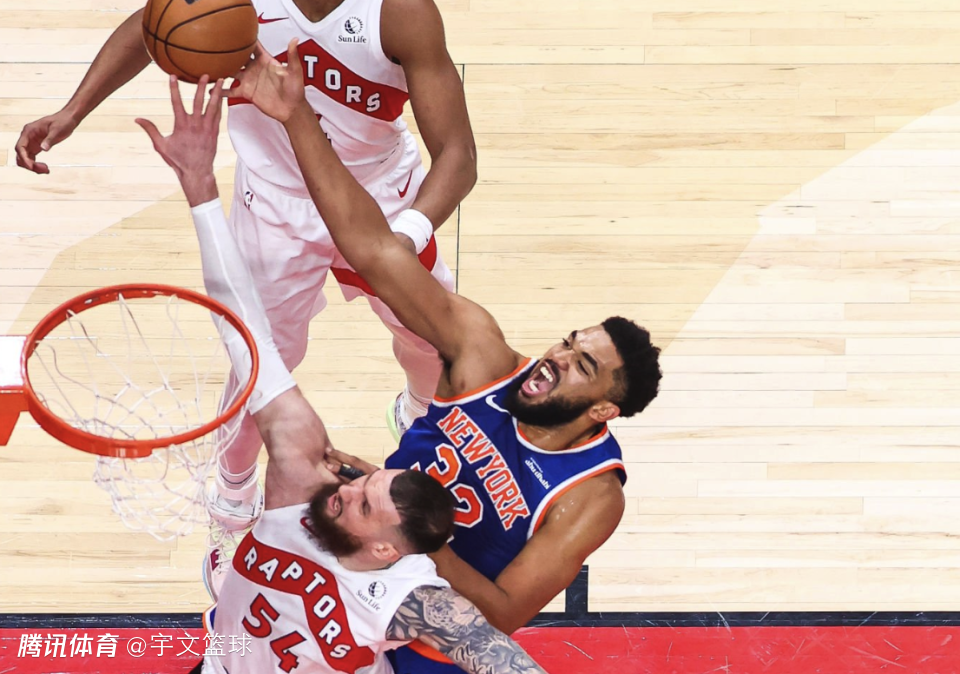 11中3仅8分仍是尼克斯功臣！唐斯狂揽22篮板刷爆纪录 送猛龙交手11连败