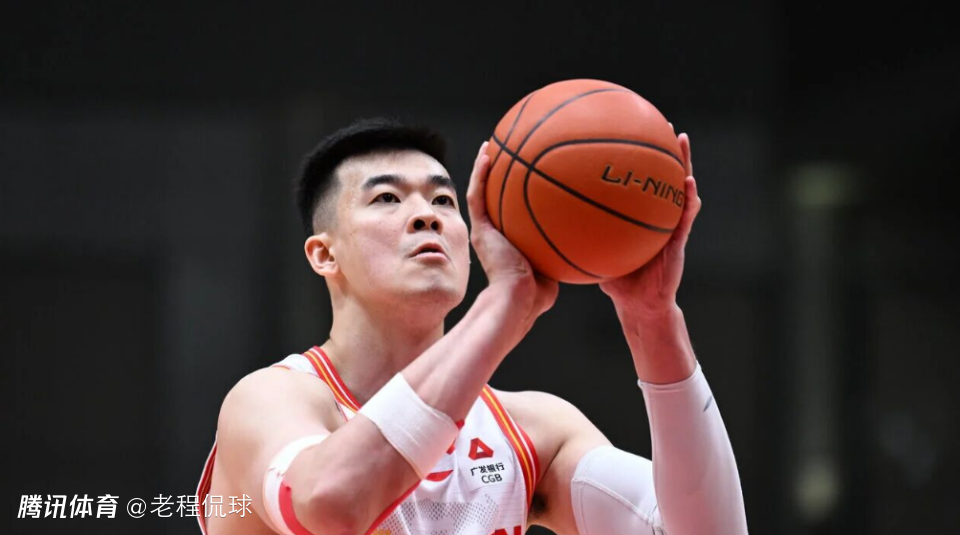 李慕豪战上海1分5犯规再低迷 昔日试训曾被NBA21支球队观摩