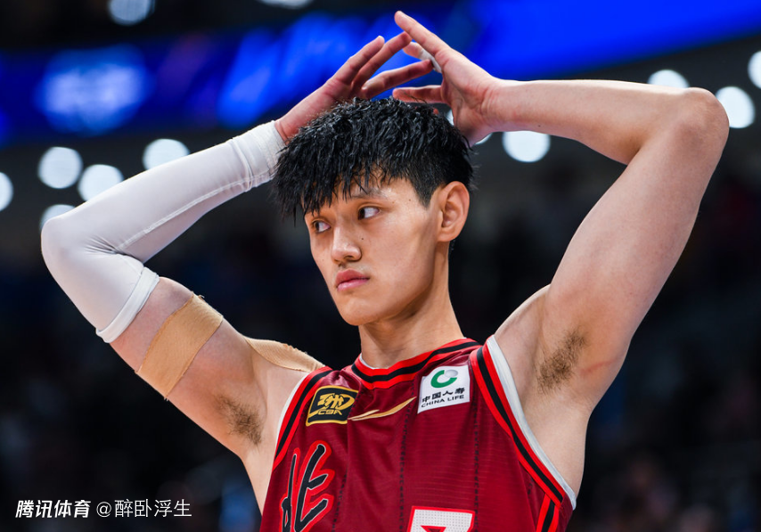 北京男篮伤病情况：曾凡博膝伤近期不复出 雷蒙膝盖脚踝都有伤