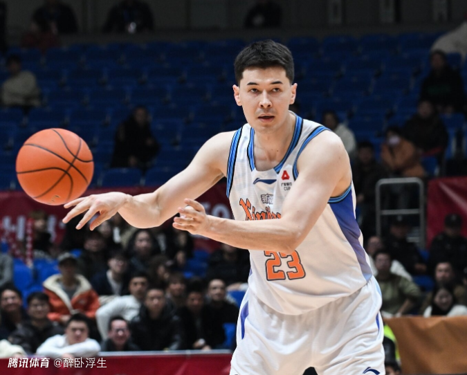 郭士强观战！新疆险21分逆转广州 阿不都11+11篮板超杜锋