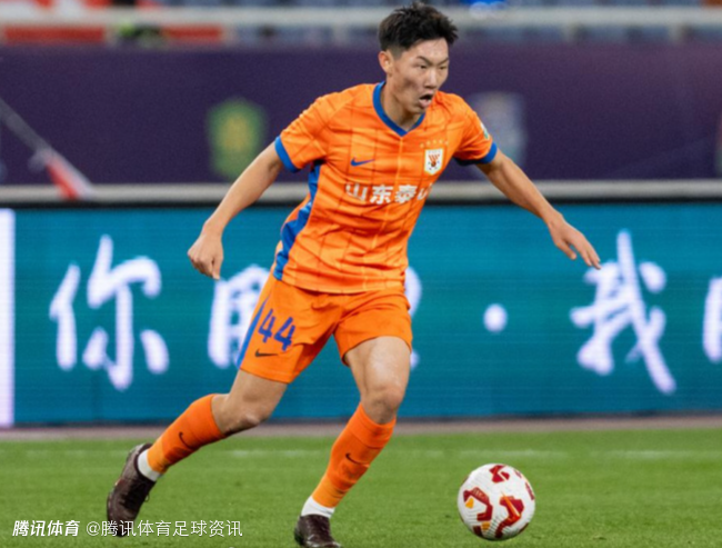 官方：泰山与20岁后卫史松宸完成续约 合同至2030年年底