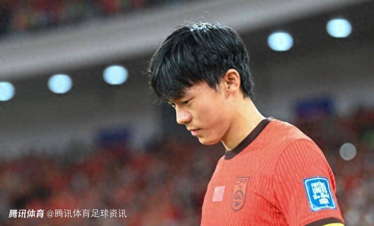 胡荷韬：对阵澳大利亚要发挥自身特点 全队正积极沟通总结比赛经验