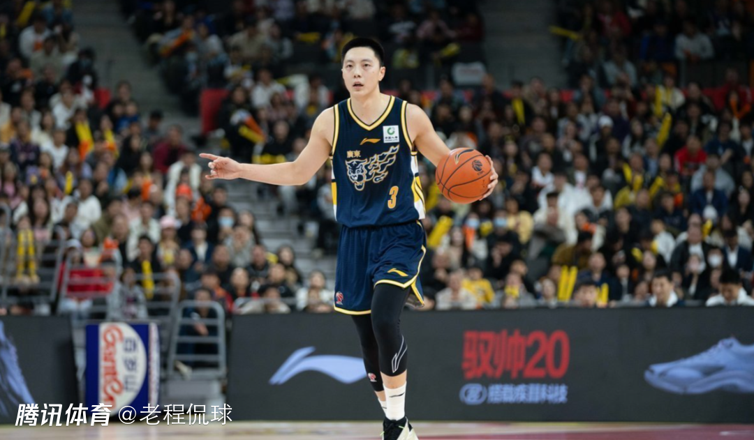 胡明轩透露伤势：可能是膝盖劳损 在场上不敢全力做动作