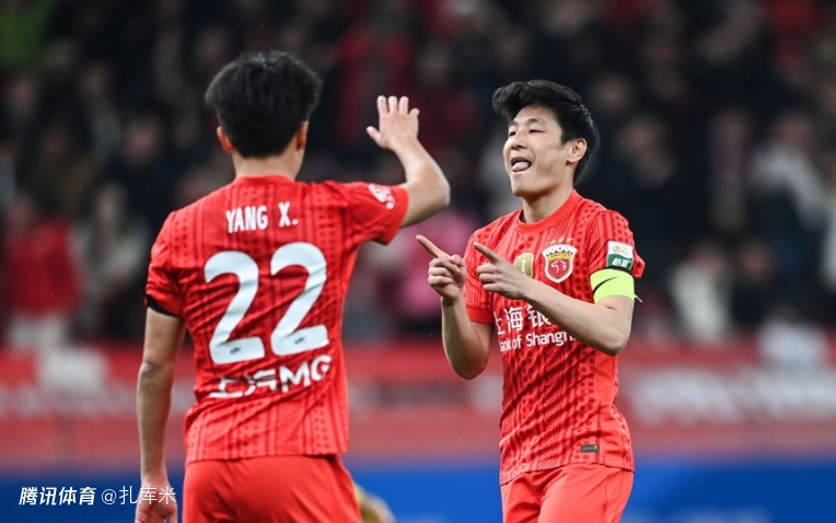 武磊险成海港罪人，2次空门不进！幸亏王燊超绝杀助球队转正