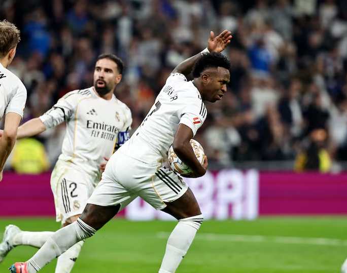 西甲：10人皇马3-2逆转马竞 巴尔韦德进球+红牌维尼修斯两球