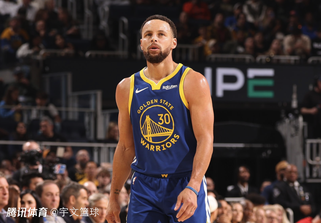 库里27+7触底反弹！下半场10中7逆转尼克斯 统治末节比赛率勇士连胜