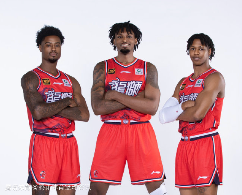 媒体人：青岛男篮签约泰肖恩-克劳福德 球员上季效力广州场均8.8分7.3篮板